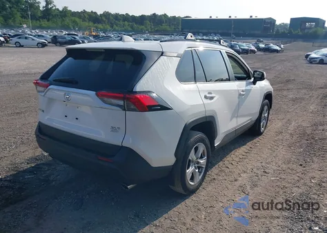 2019 Toyota Rav4 Xle z USA, uszkodzony, nr VIN JTMP1RFV0KD020442
